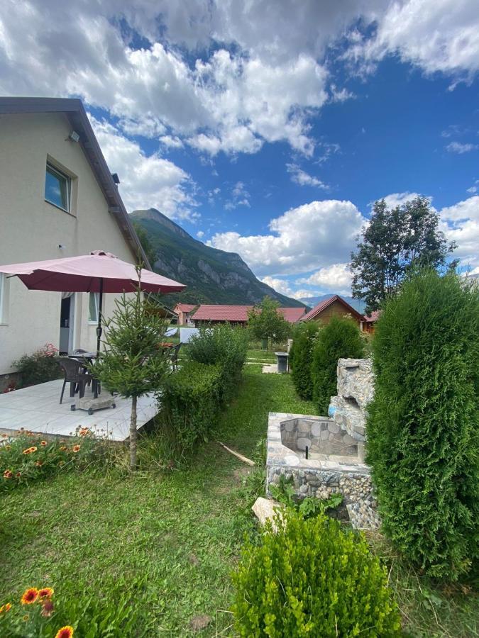 Breti'S Guesthouse Vusanje Екстер'єр фото